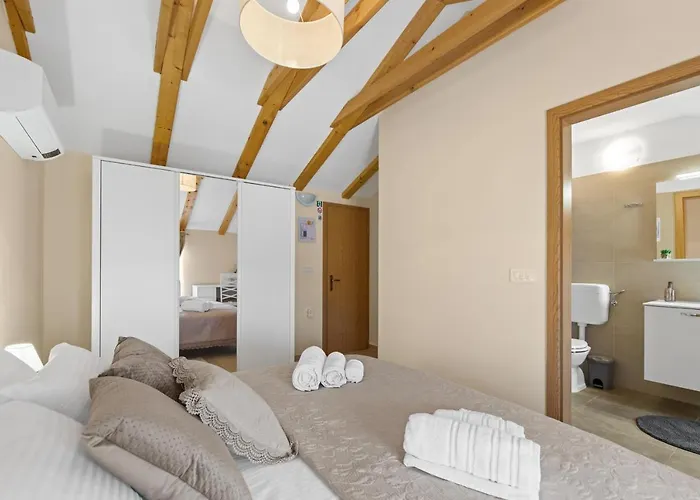 Διαμέρισμα Zuzic *